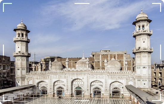 Famous Places in Peshawar To Visit With Family 8 Travel Guide Of Peshawar Tours: Ai Khan Mosque Peshawar