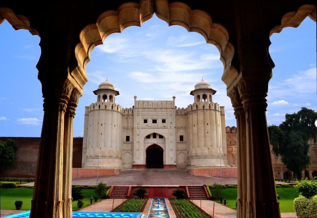Famous Forts and Palaces of Pakistan 11 Famous Forts of Pakistan: Lahore Fort fantastic View