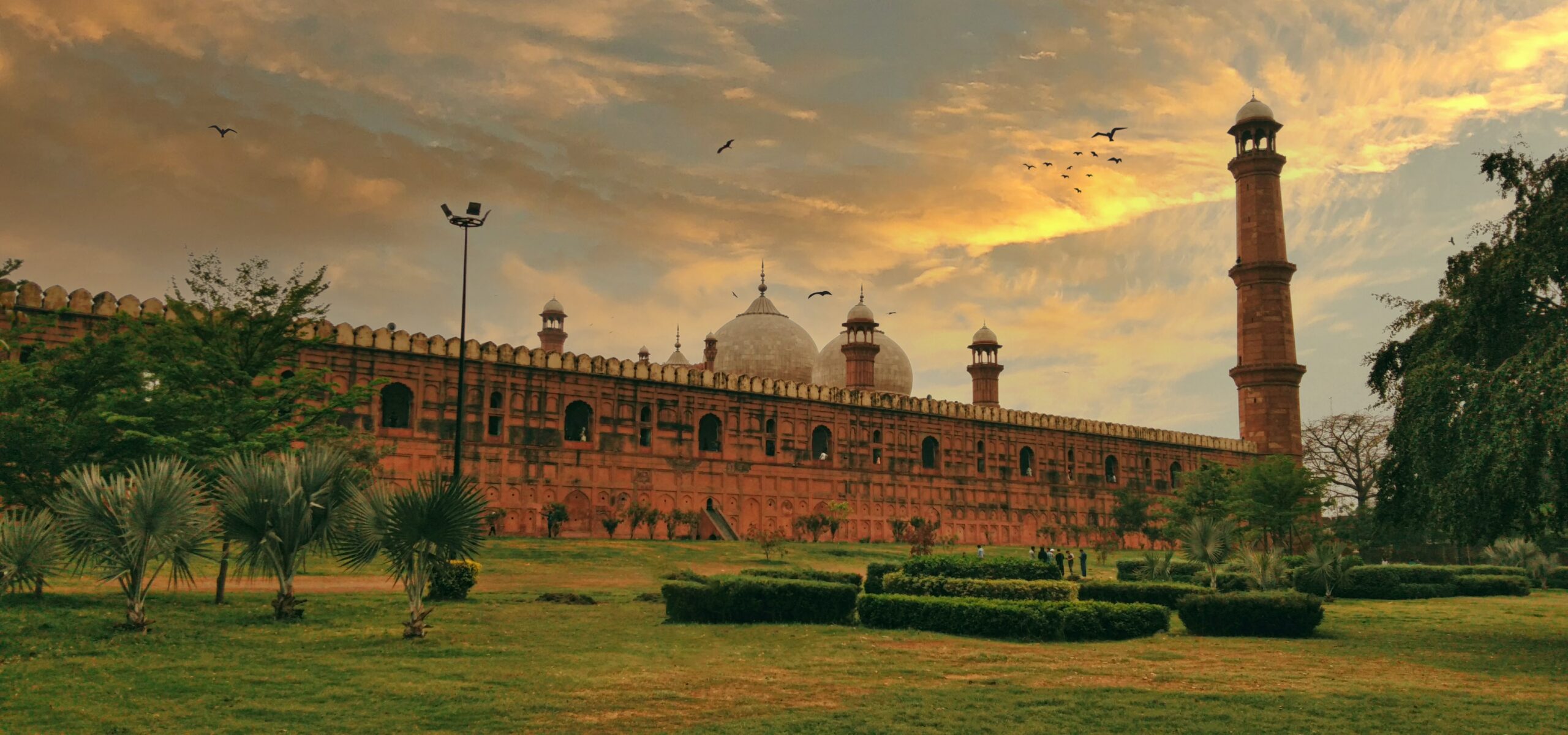 sohail-chaudhry-ayAl0D6mxHM-unsplash Pakistan a peacefull country with lots of attraction